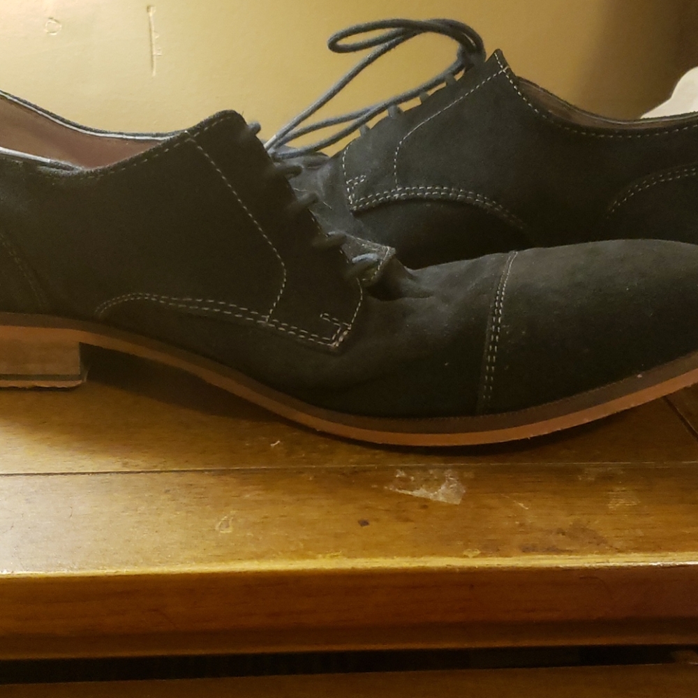 Shoes - Picture 2 of 4